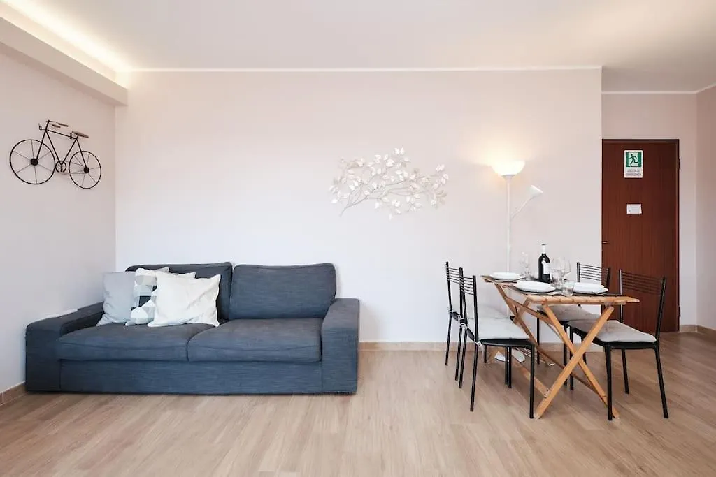 Porta Di Roma, Moderno Luminoso Con Wi-Fi E Ac Apartment Italy