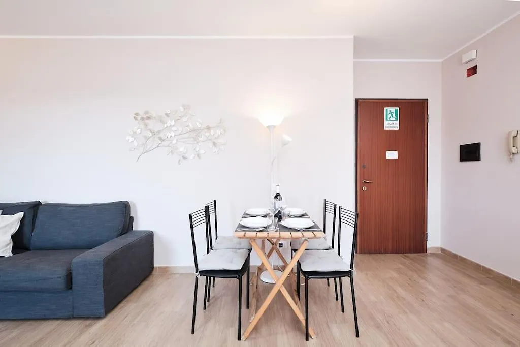 Porta Di Roma, Moderno Luminoso Con Wi-Fi E Ac Apartment Italy