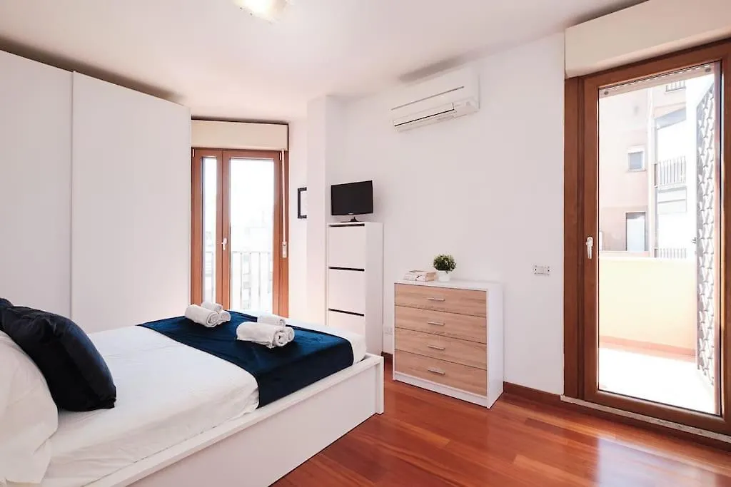 Porta Di Roma, Moderno Luminoso Con Wi-Fi E Ac Apartment 0*, Rome